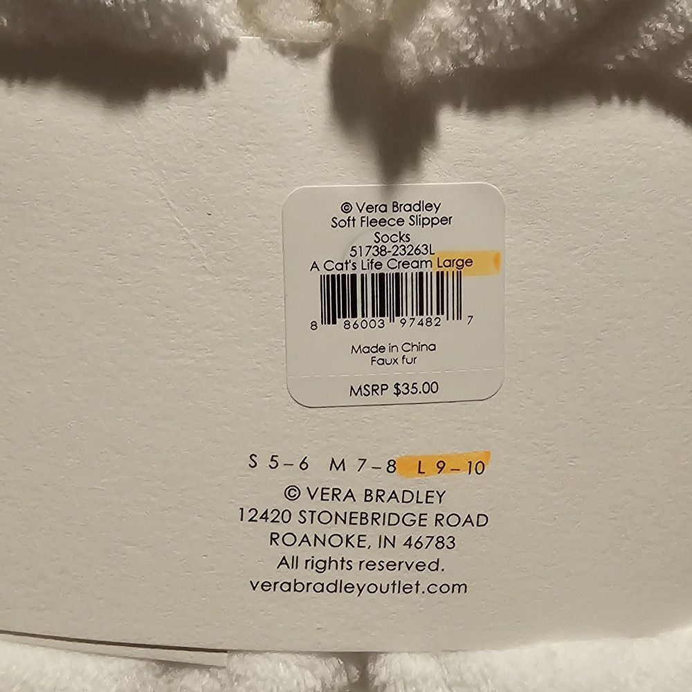 Vera Bradley A Cat' Life Cream Size Large (9/10) Fleece Slipper Socks - Picture 4 of 5
